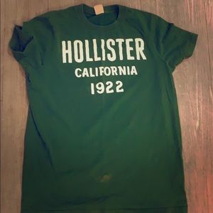 Hollister Graphic Tee